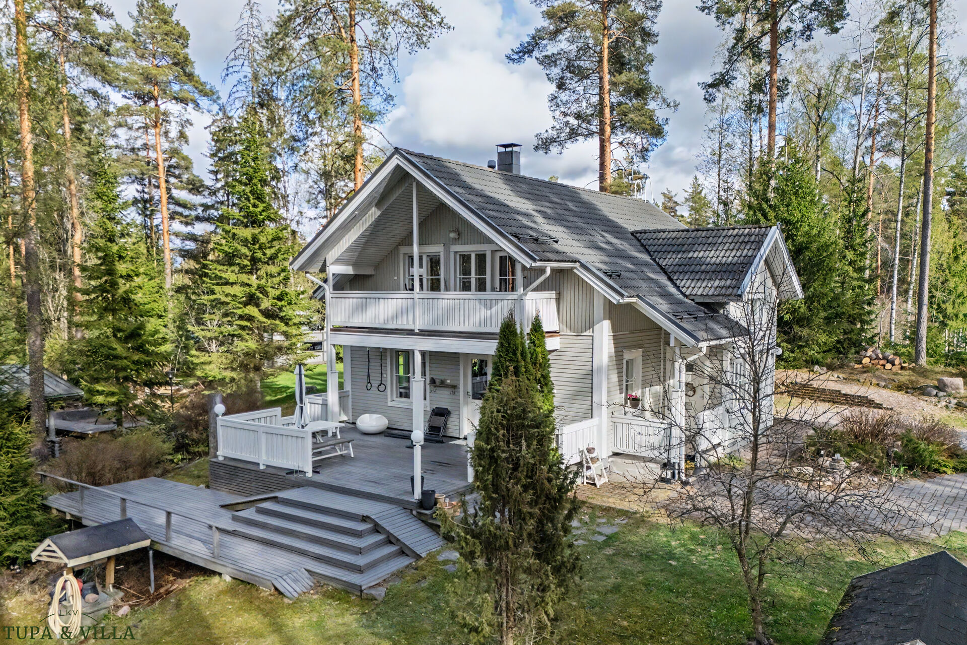 6h, k, khh, ps, s, 2x kph, wc, et. + at/ak/kellari/varasto + pihasauna