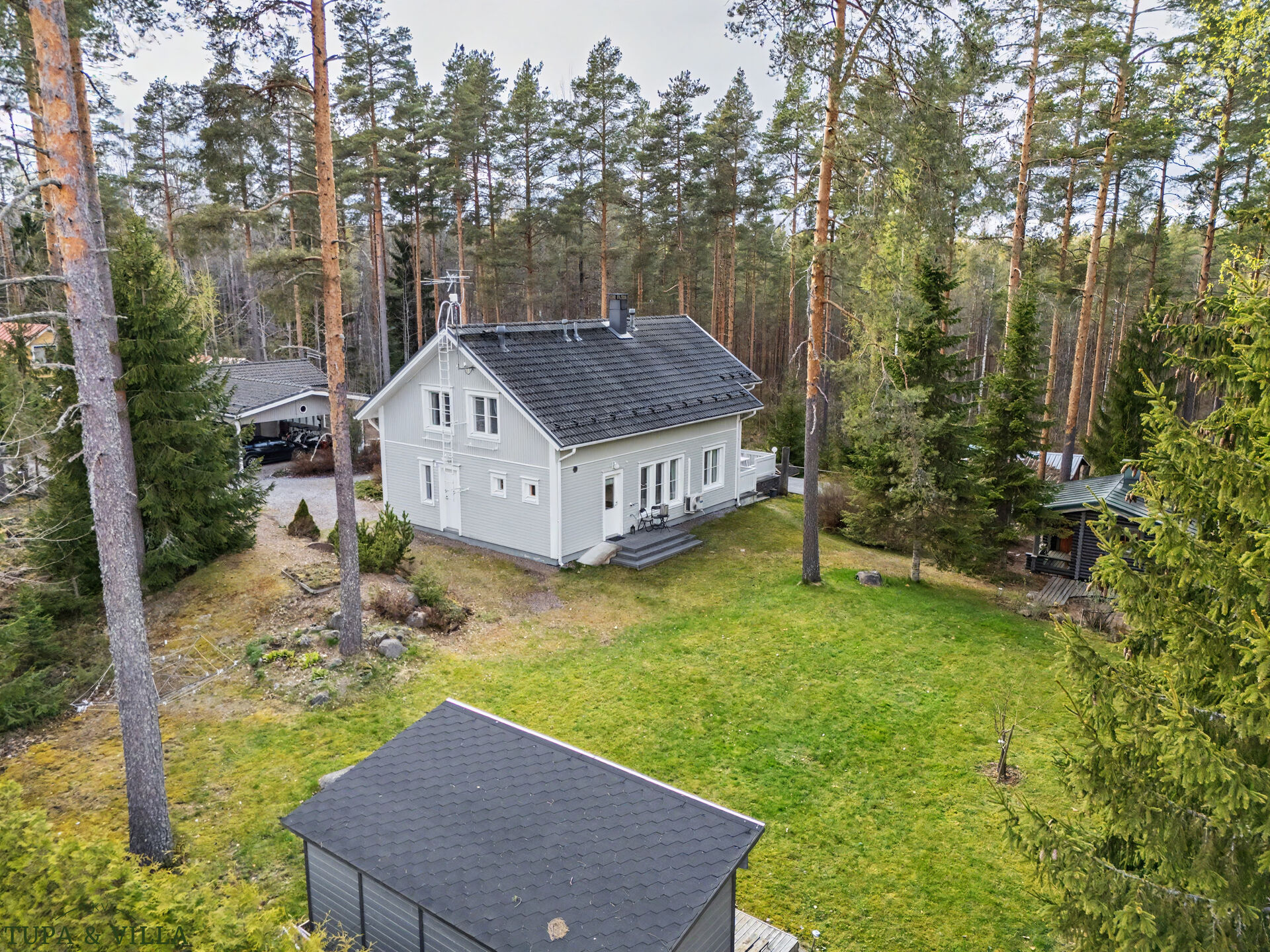 6h, k, khh, ps, s, 2x kph, wc, et. + at/ak/kellari/varasto + pihasauna