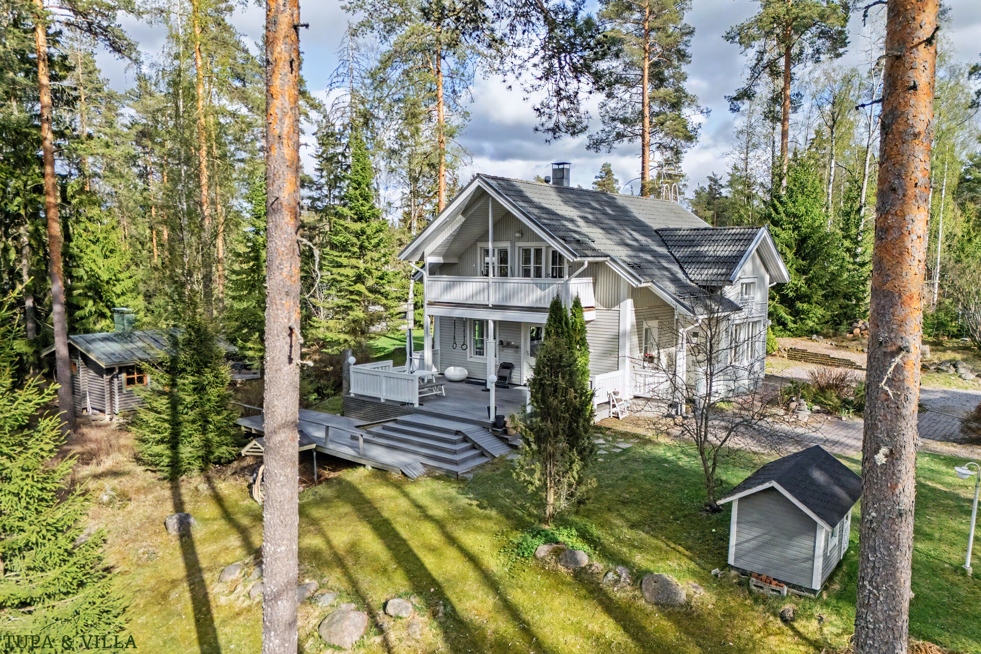 6h, k, khh, ps, s, 2x kph, wc, et. + at/ak/kellari/varasto + pihasauna