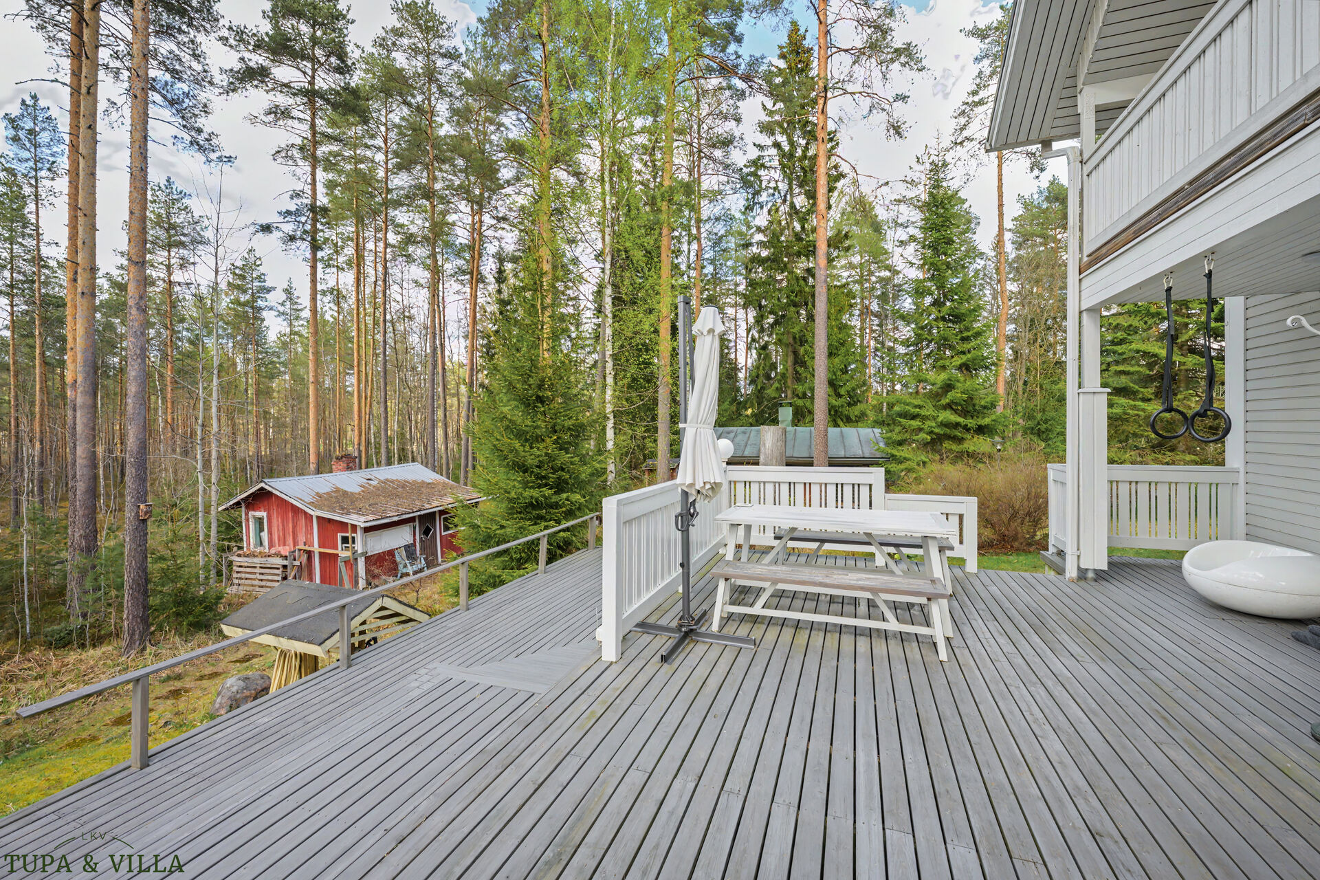 6h, k, khh, ps, s, 2x kph, wc, et. + at/ak/kellari/varasto + pihasauna