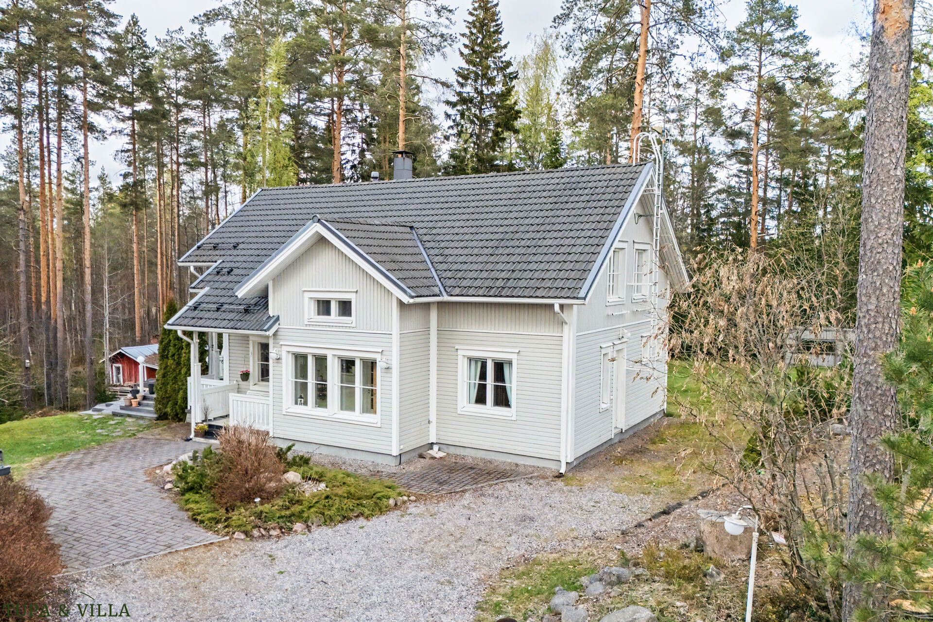 6h, k, khh, ps, s, 2x kph, wc, et. + at/ak/kellari/varasto + pihasauna