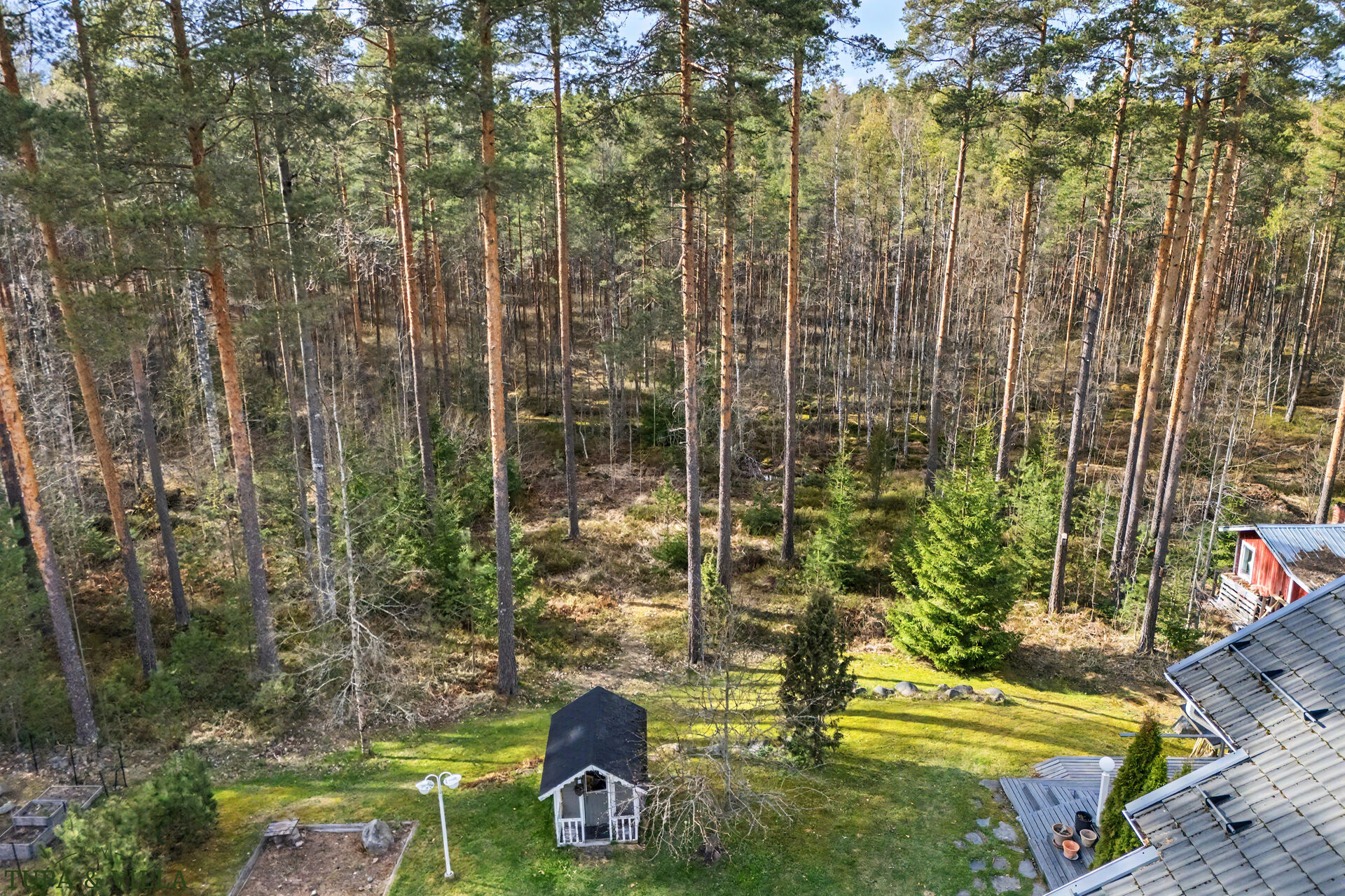 6h, k, khh, ps, s, 2x kph, wc, et. + at/ak/kellari/varasto + pihasauna