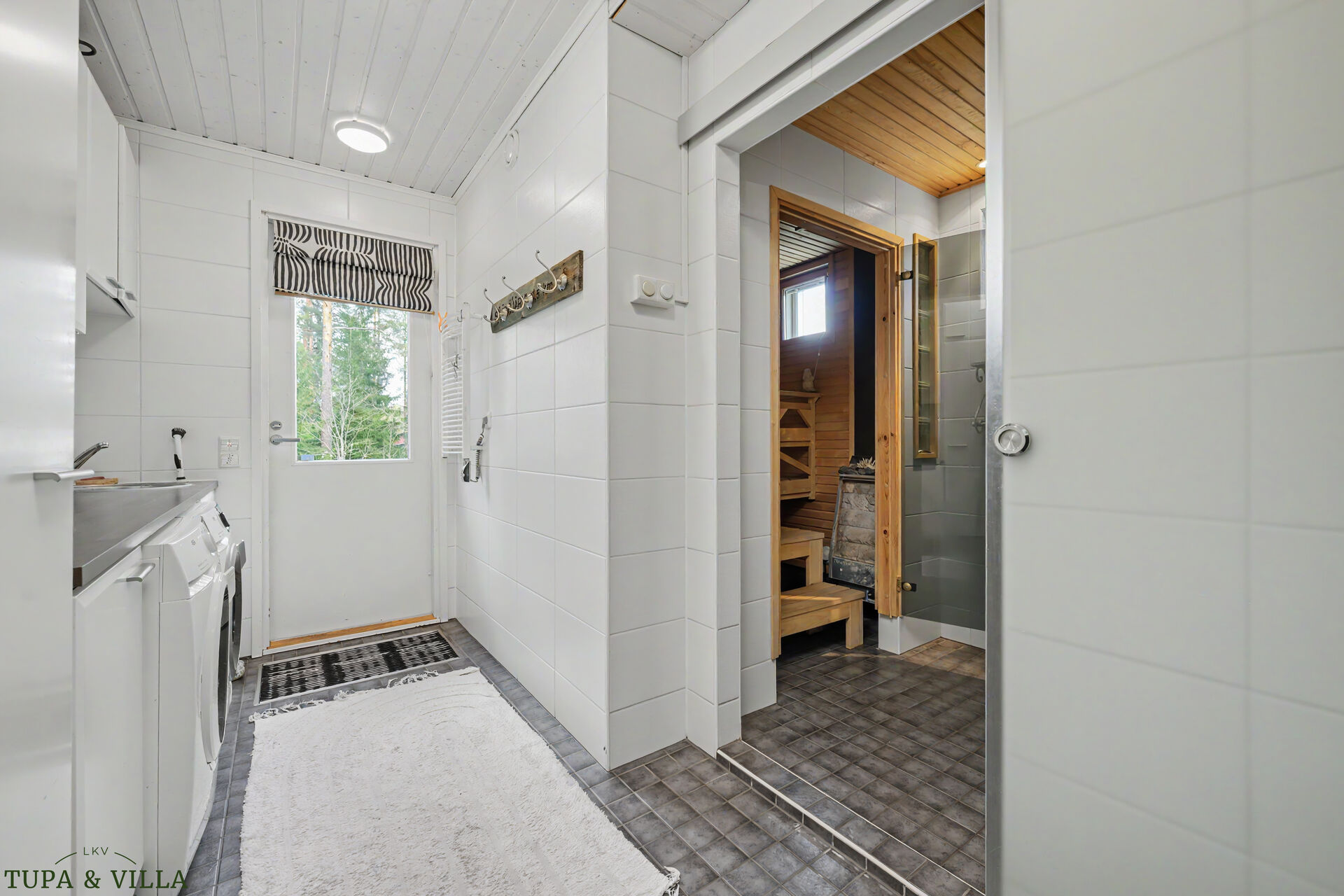 6h, k, khh, ps, s, 2x kph, wc, et. + at/ak/kellari/varasto + pihasauna