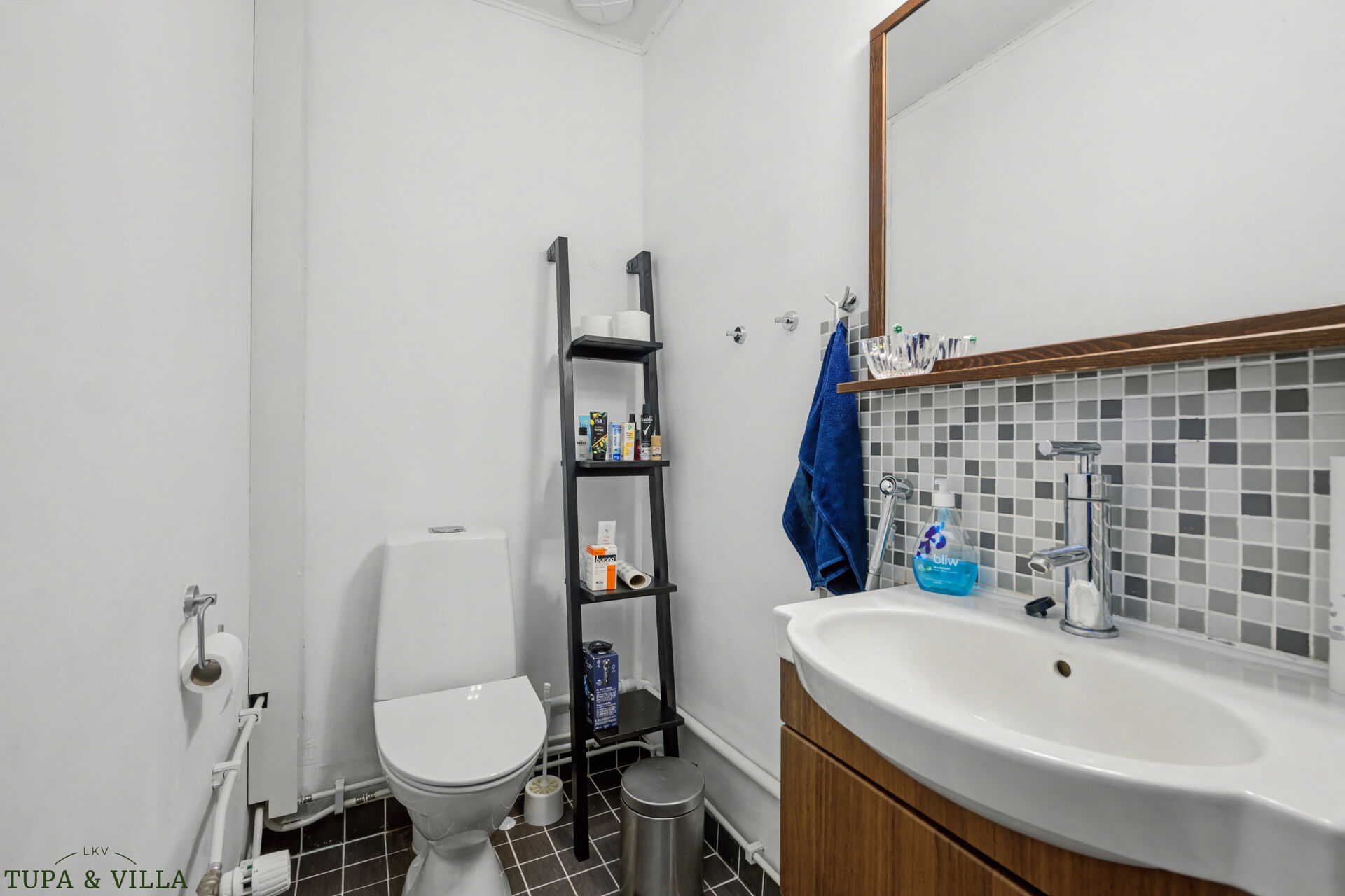 4h, k, ps, s, khh, 2 x erill. wc, 2 x et, autotalli