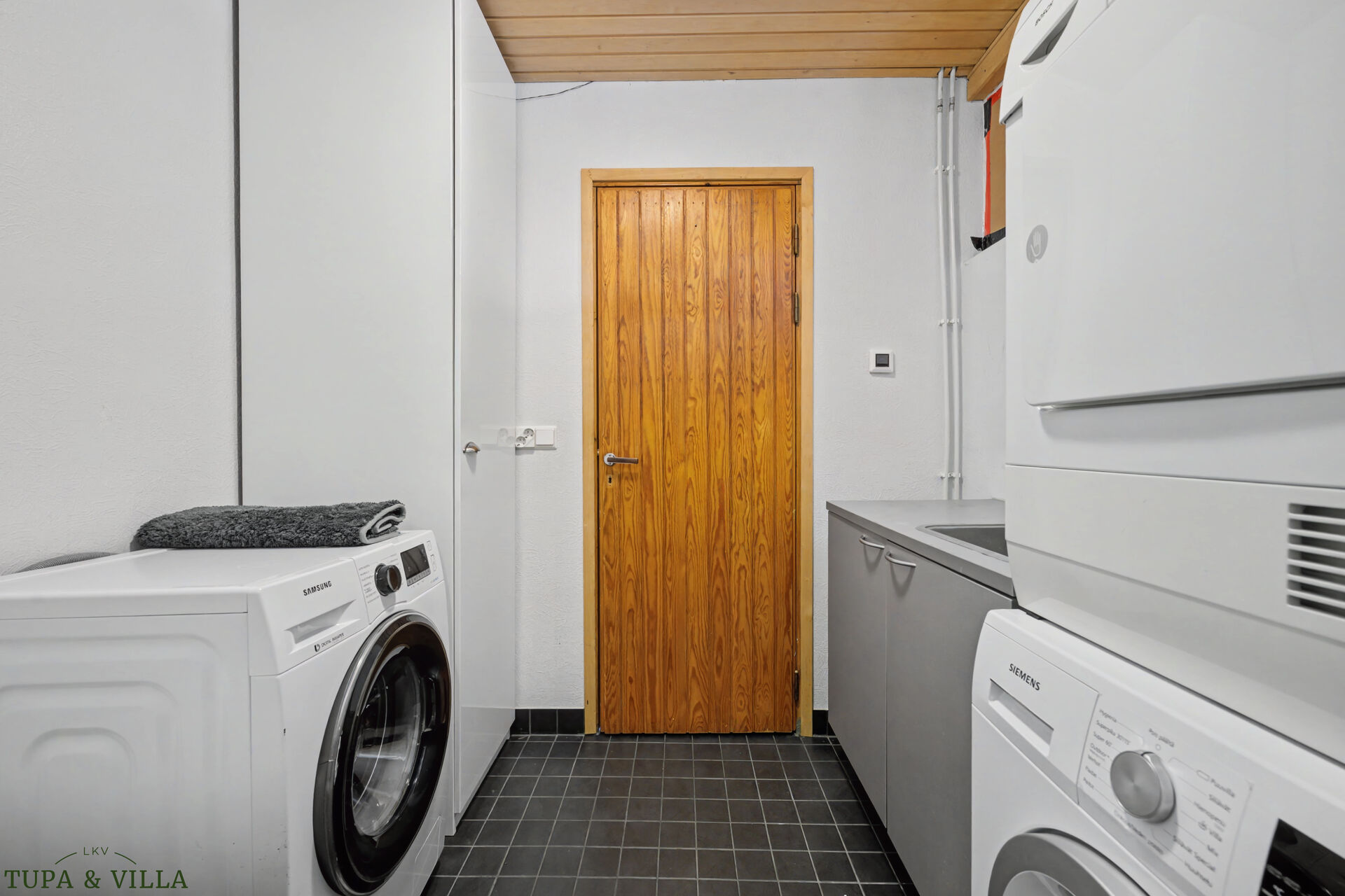 4h, k, ps, s, khh, 2 x erill. wc, 2 x et, autotalli