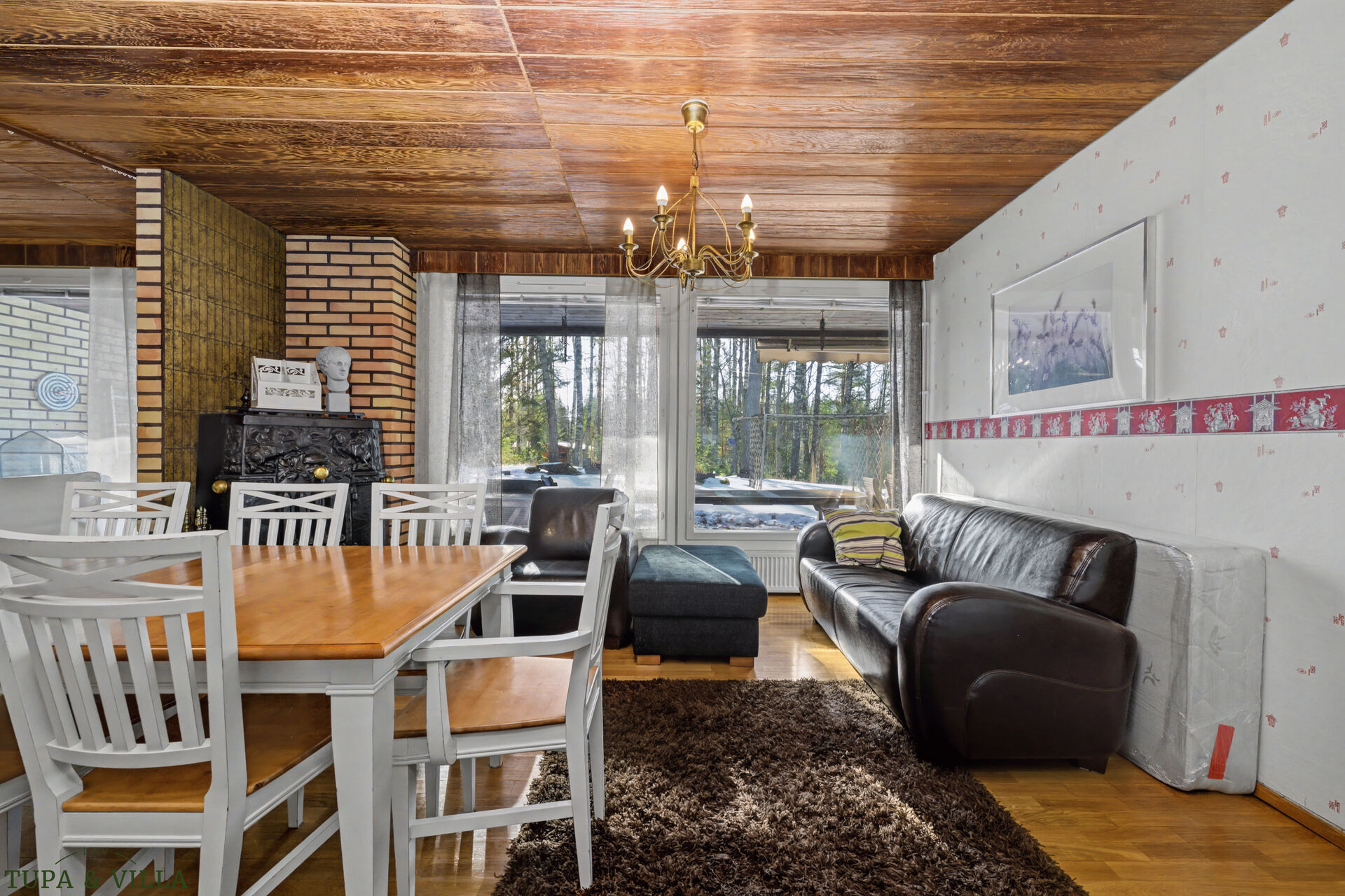 4h, k, ps, s, khh, 2 x erill. wc, 2 x et, autotalli