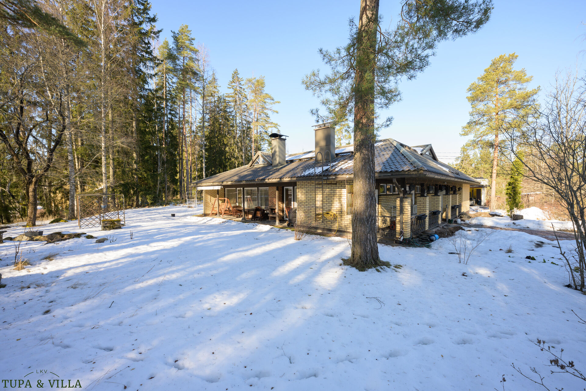 4h, k, ps, s, khh, 2 x erill. wc, 2 x et, autotalli