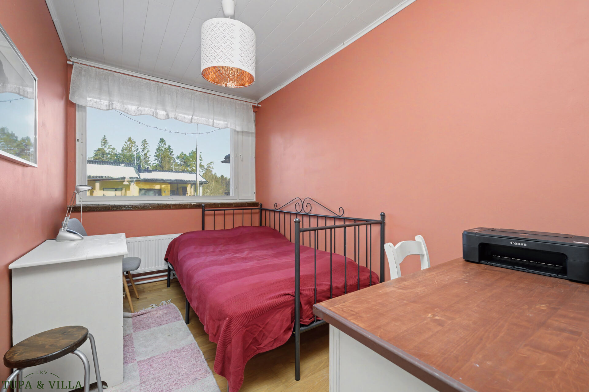 4h, k, ps, s, khh, 2 x erill. wc, 2 x et, autotalli