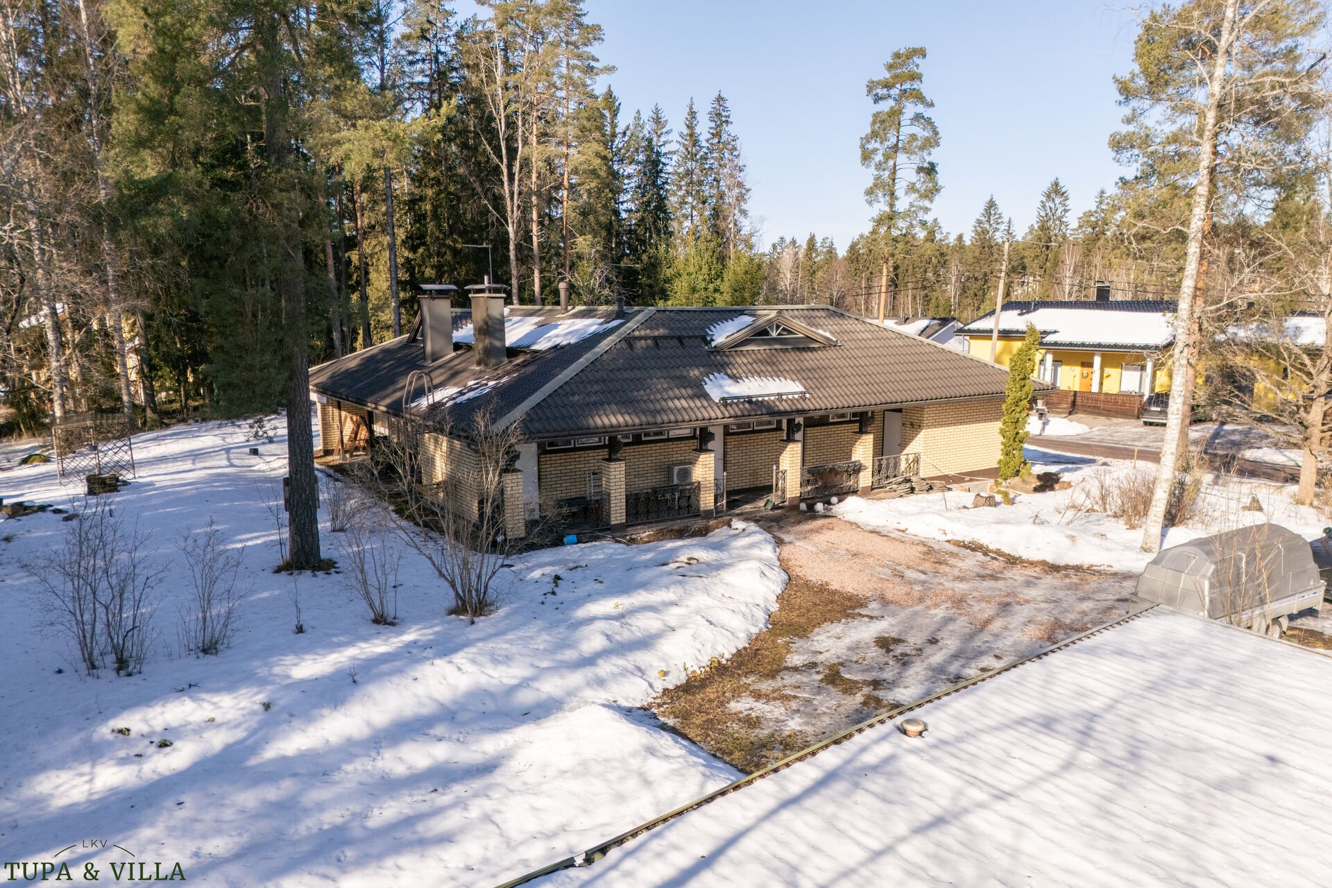 4h, k, ps, s, khh, 2 x erill. wc, 2 x et, autotalli