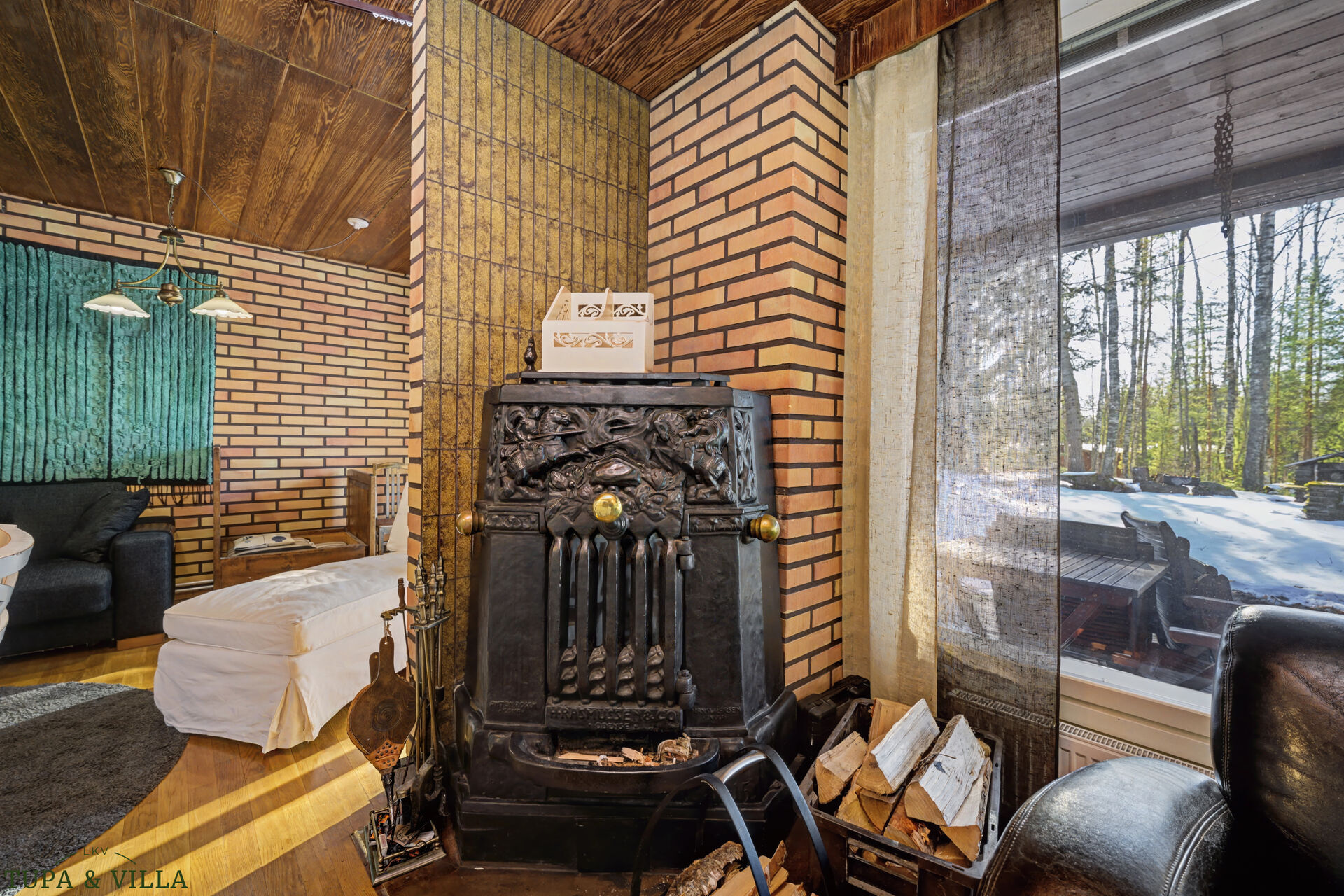 4h, k, ps, s, khh, 2 x erill. wc, 2 x et, autotalli