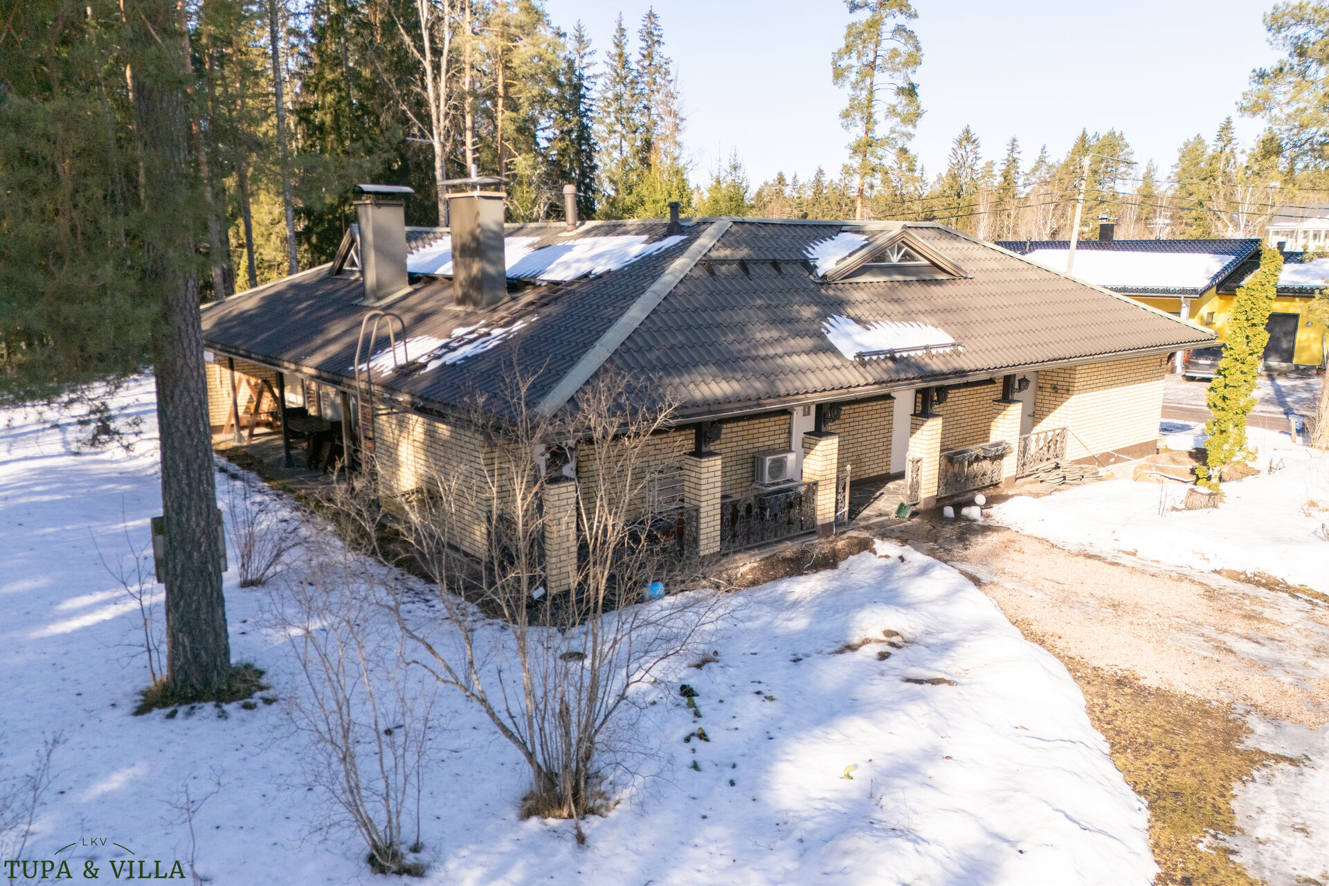 4h, k, ps, s, khh, 2 x erill. wc, 2 x et, autotalli