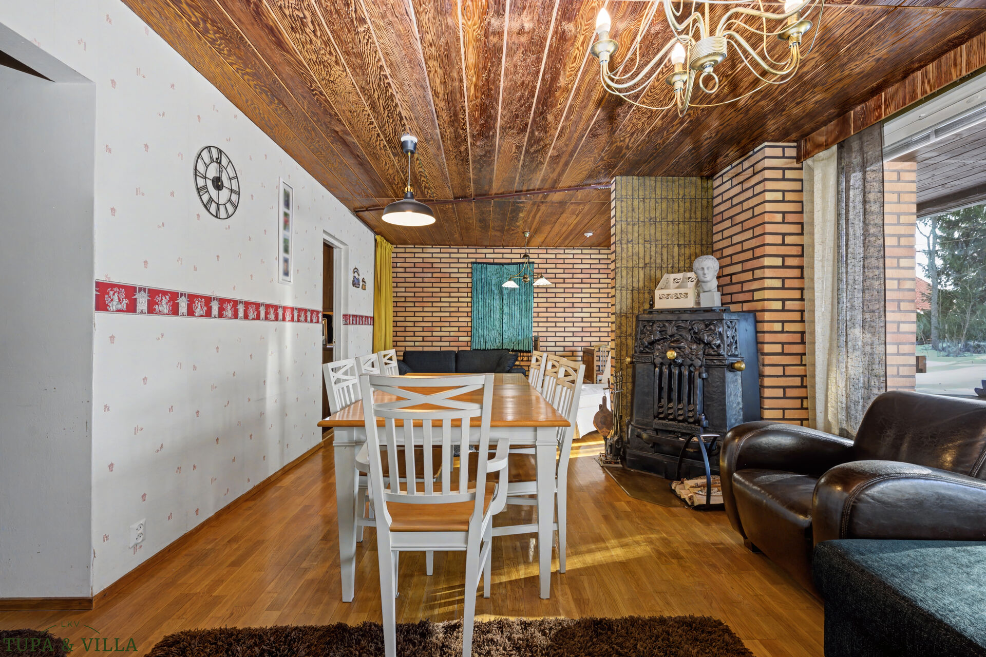 4h, k, ps, s, khh, 2 x erill. wc, 2 x et, autotalli