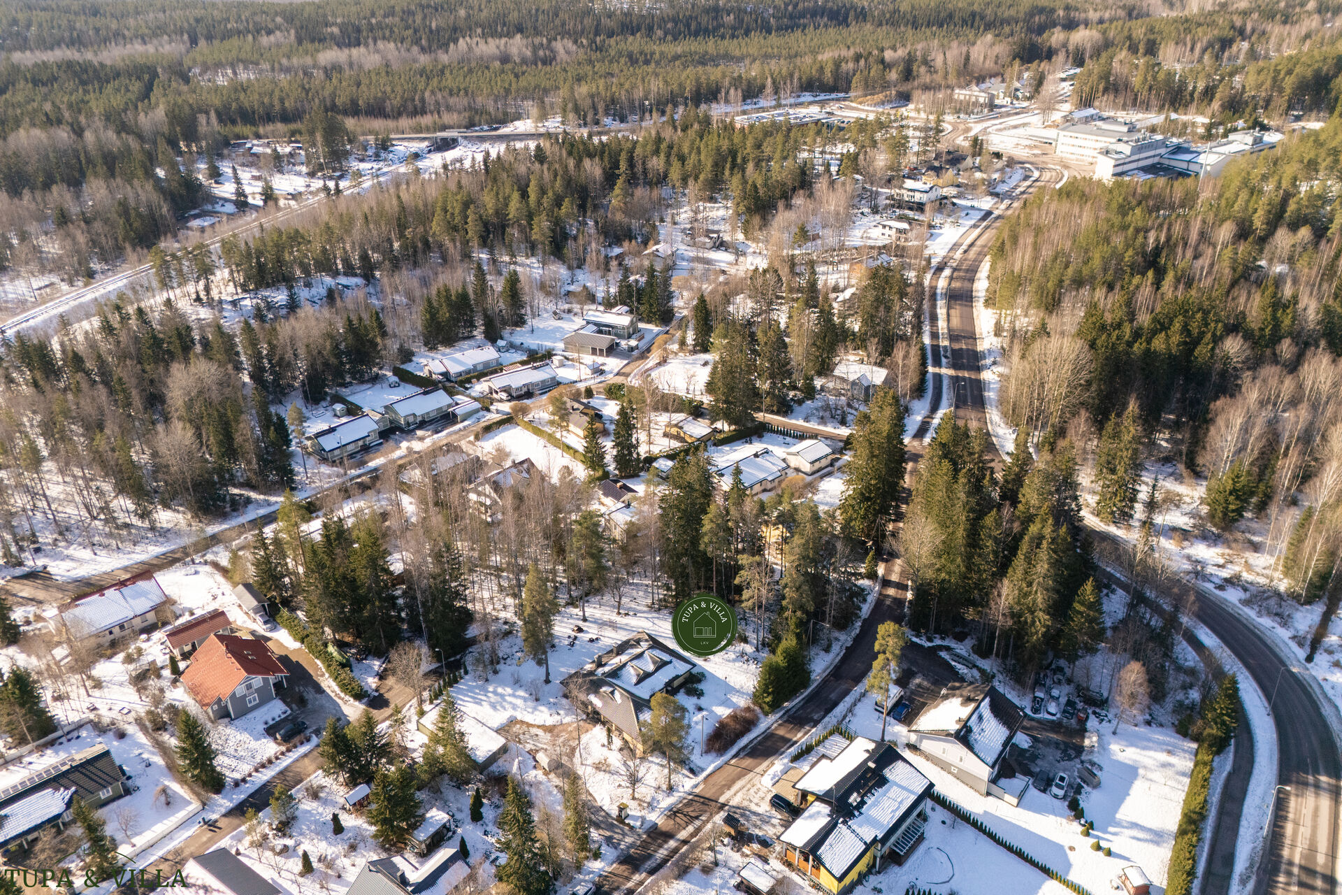 4h, k, ps, s, khh, 2 x erill. wc, 2 x et, autotalli