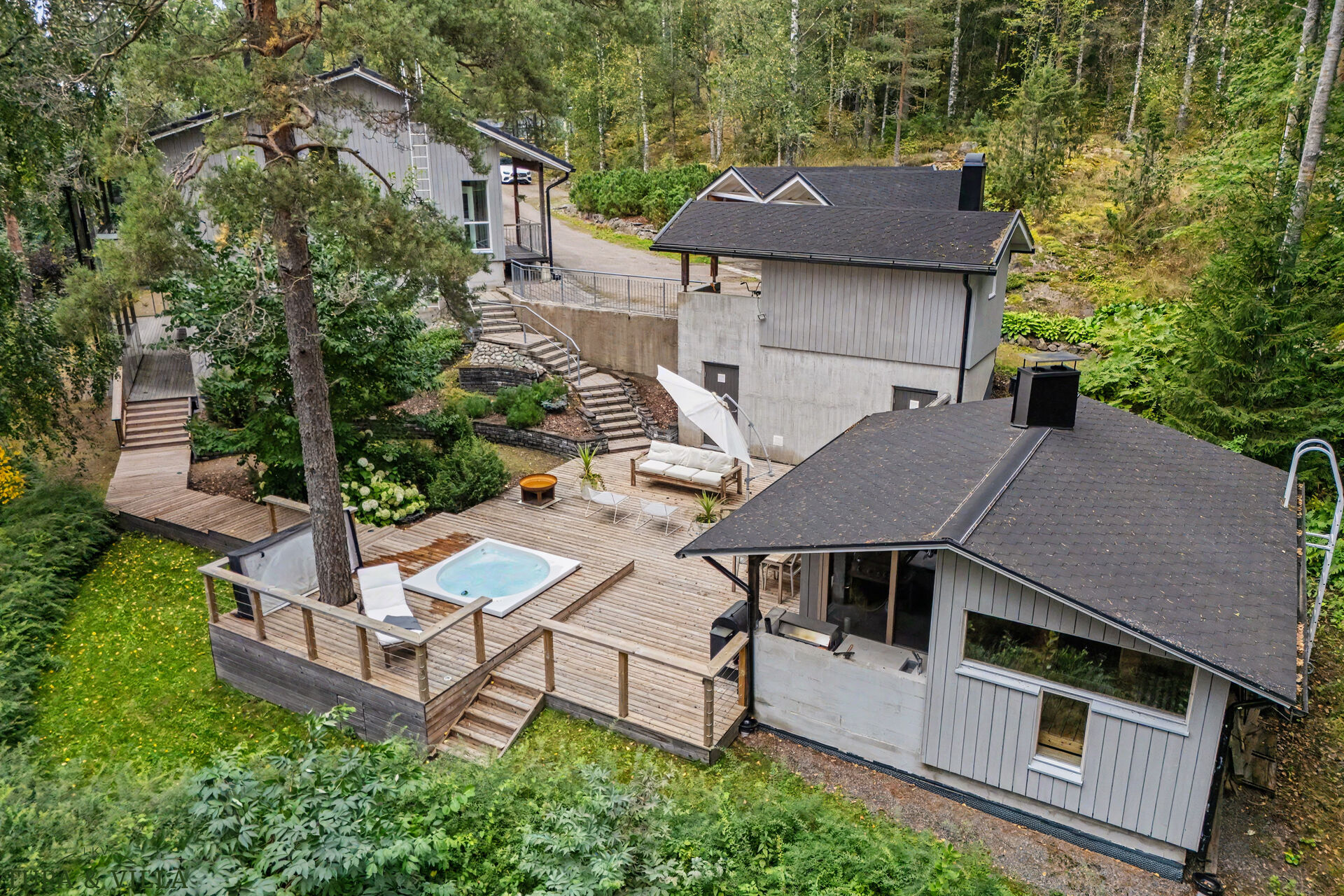4h, k, kirj, aula, khh, kph x2, wc x2 , var + ak + pihasauna