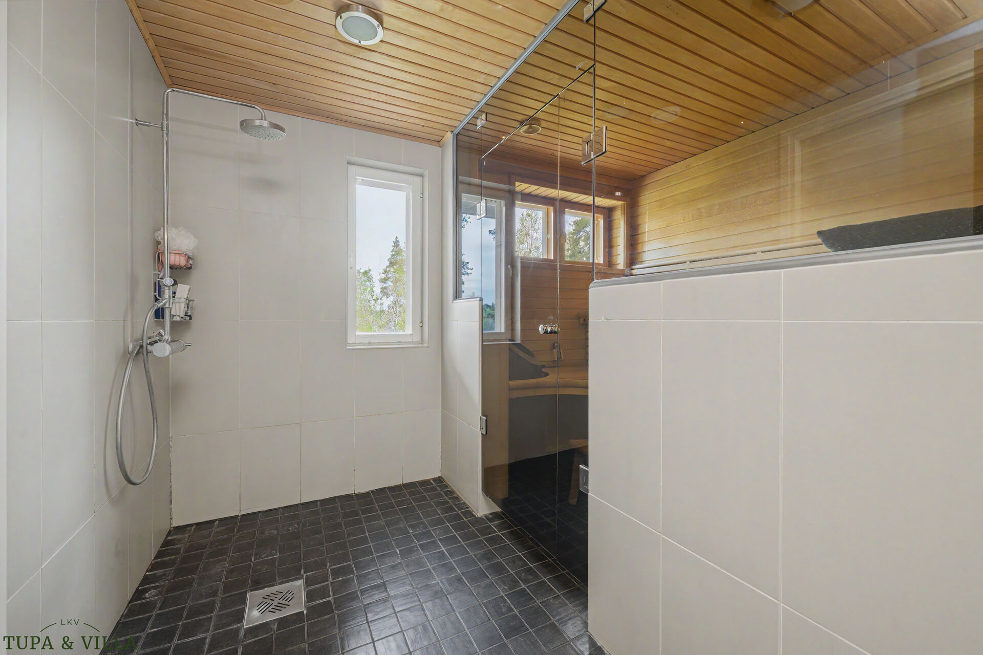 4h, k, kirj, aula, khh, kph x2, wc x2 , var + ak + pihasauna