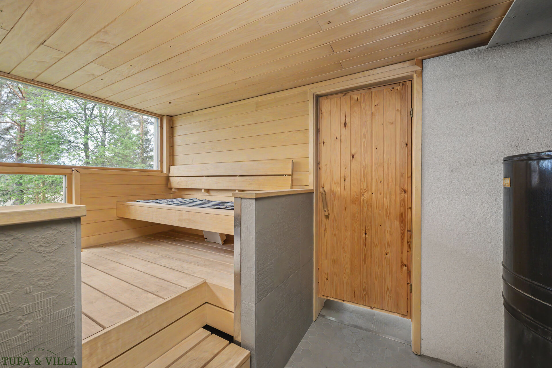 4h, k, kirj, aula, khh, kph x2, wc x2 , var + ak + pihasauna