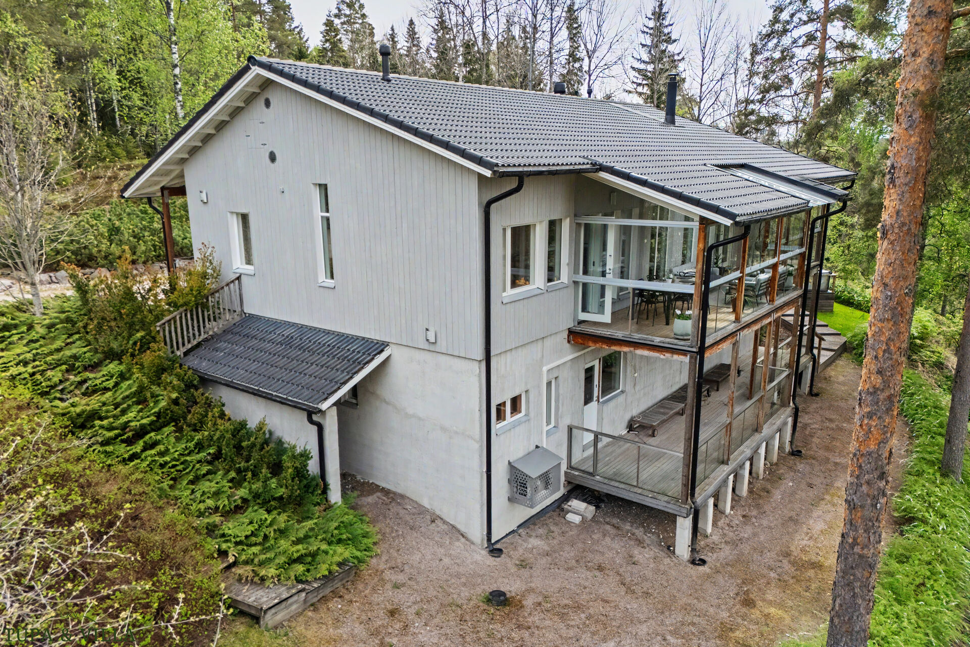 4h, k, kirj, aula, khh, kph x2, wc x2 , var + ak + pihasauna