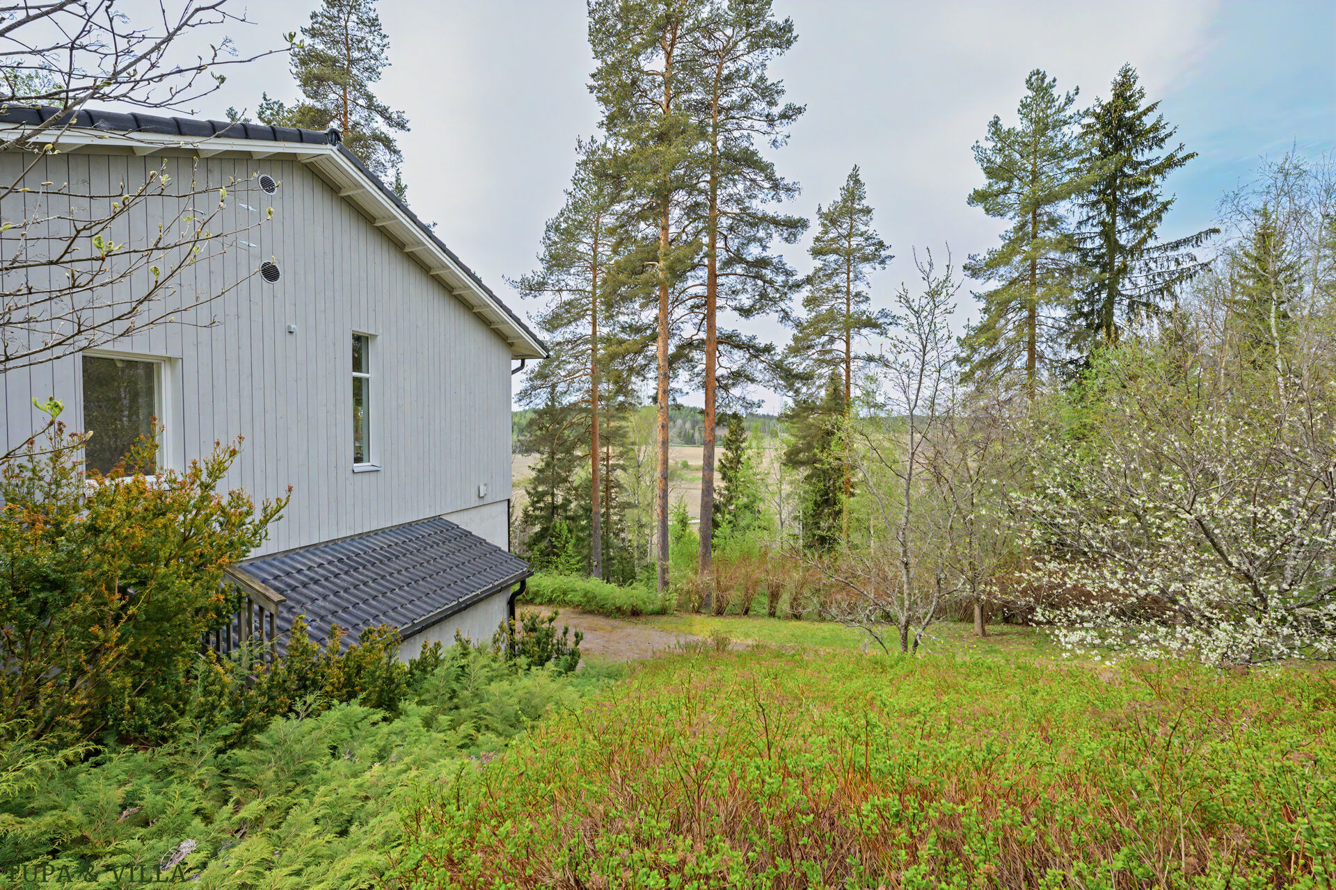 4h, k, kirj, aula, khh, kph x2, wc x2 , var + ak + pihasauna