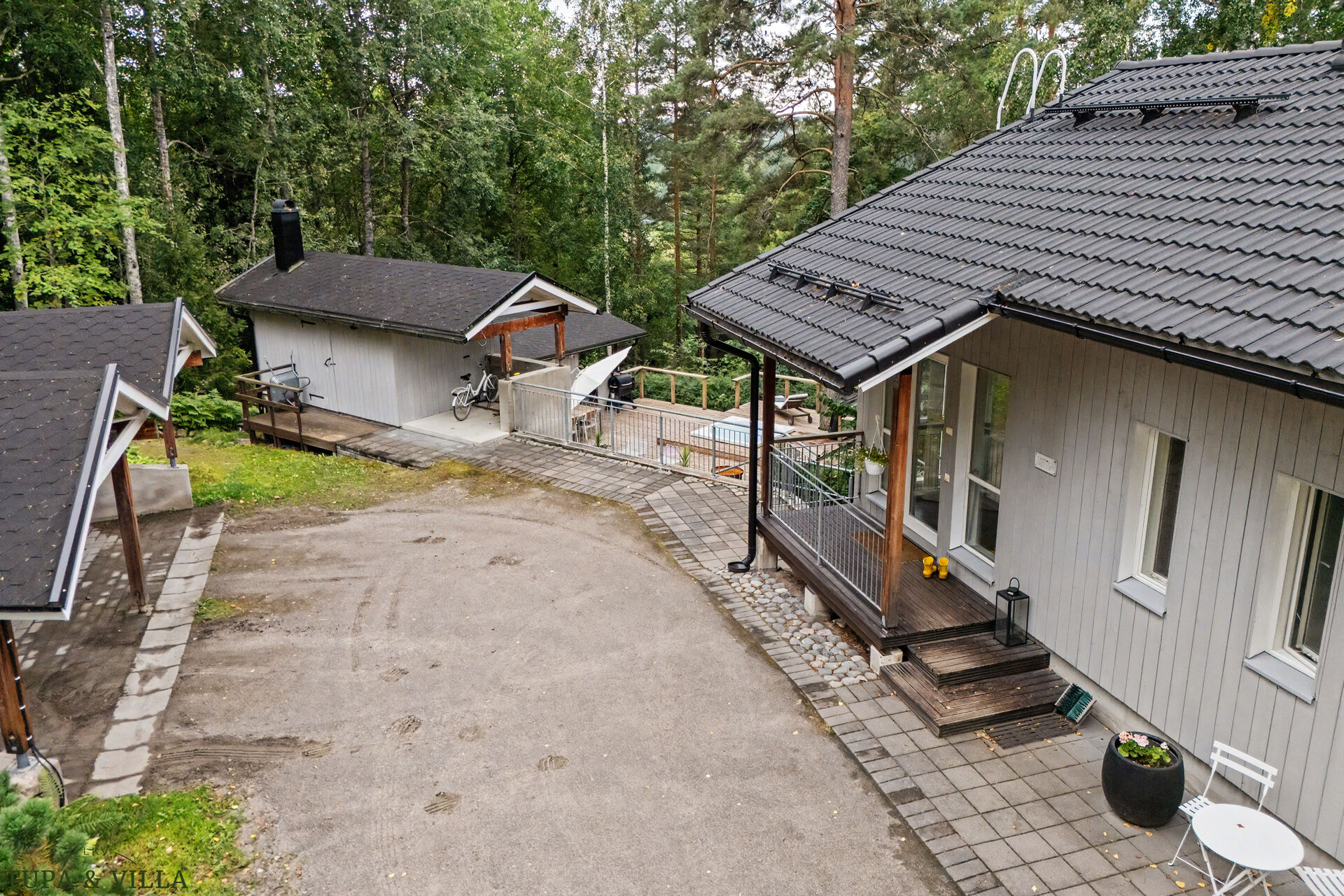 4h, k, kirj, aula, khh, kph x2, wc x2 , var + ak + pihasauna