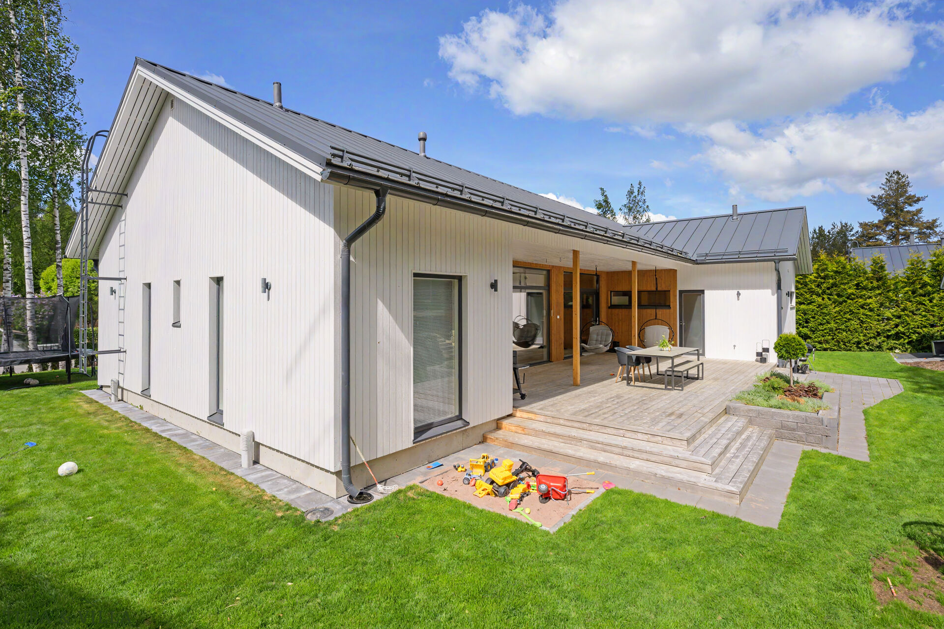 6 h, k, lasten oh, khh, 2 x wc, 2 x kph, ph, s, arkiet, at, ak +pihasauna