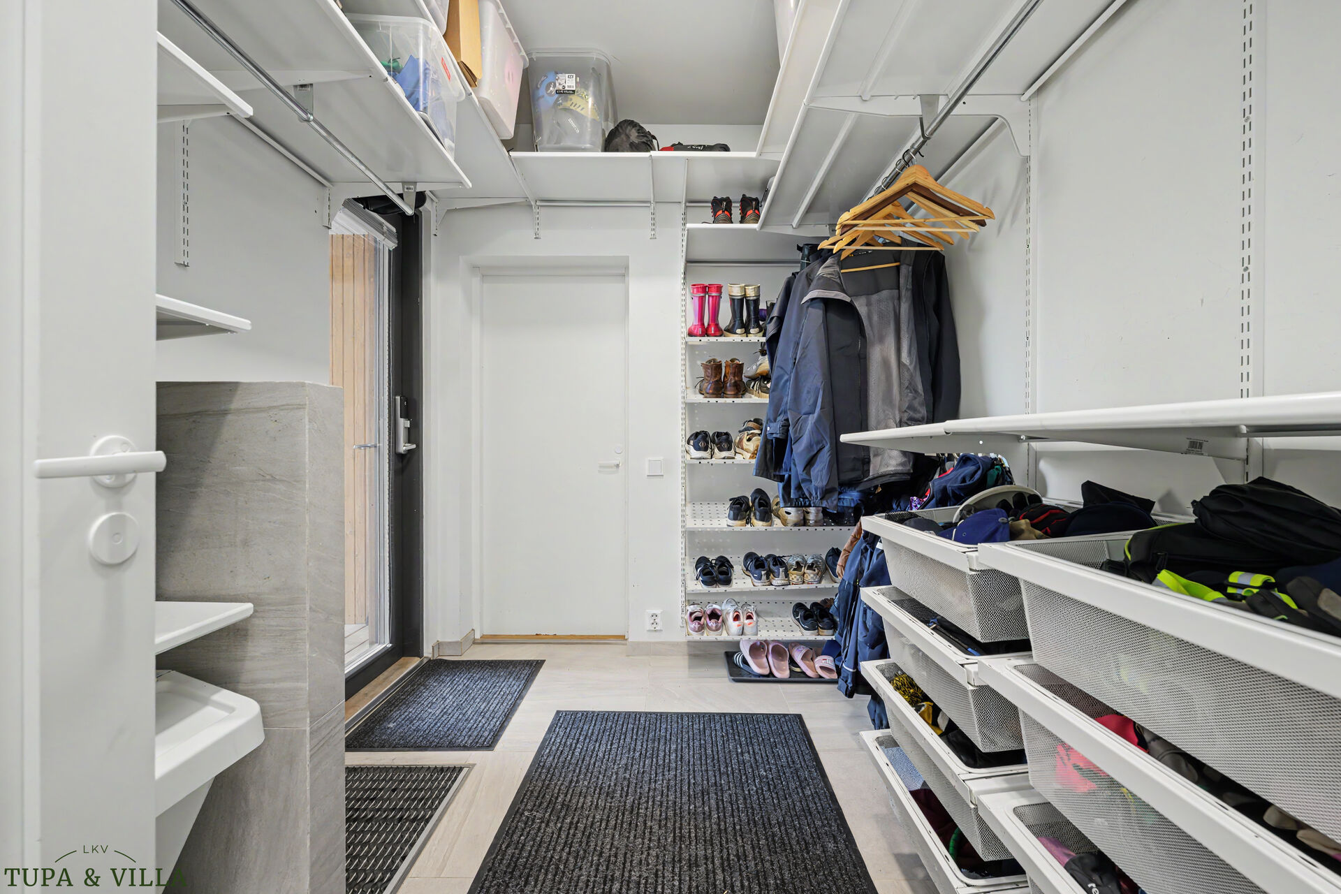 6 h, k, lasten oh, khh, 2 x wc, 2 x kph, ph, s, arkiet, at, ak +pihasauna