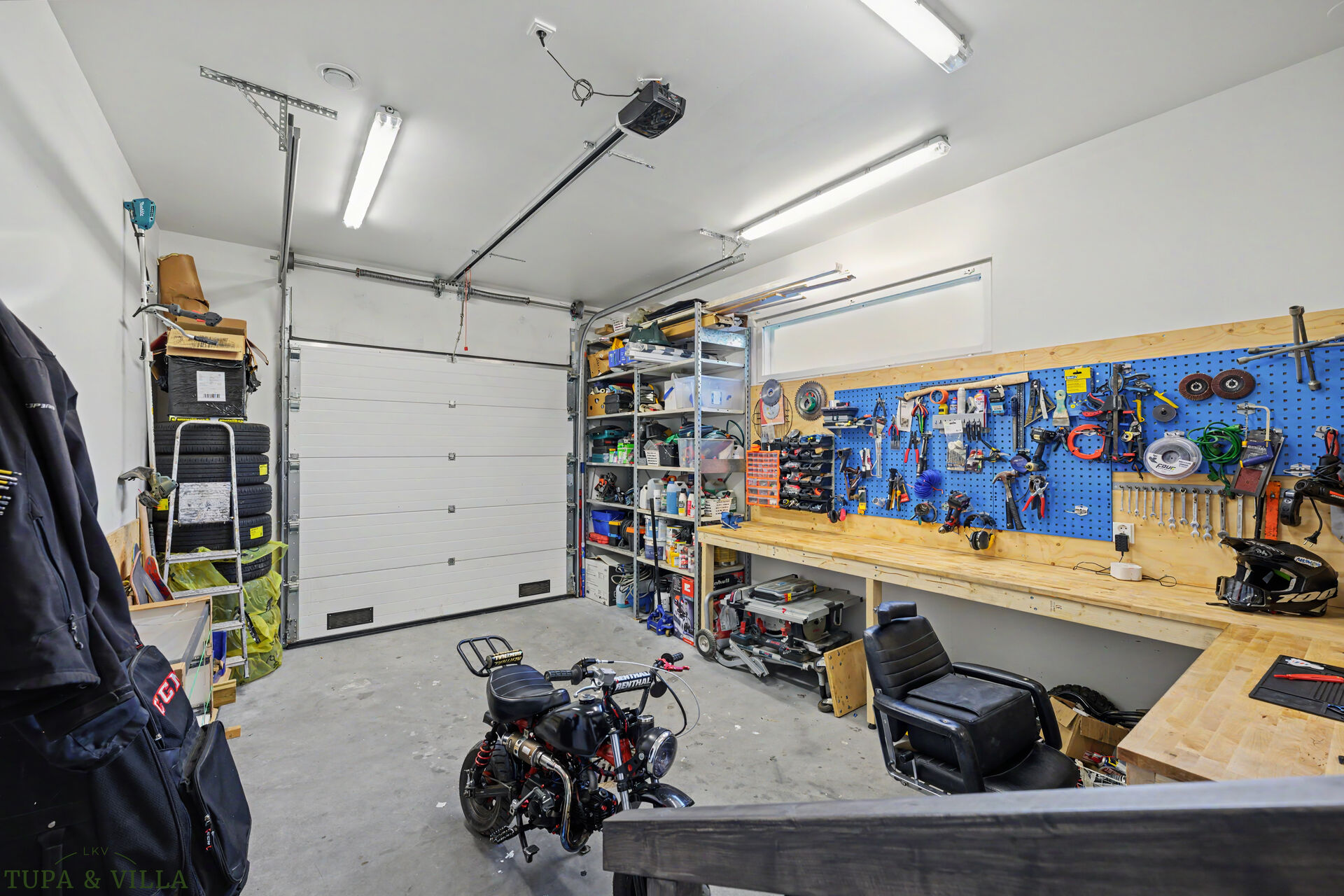 6 h, k, lasten oh, khh, 2 x wc, 2 x kph, ph, s, arkiet, at, ak +pihasauna