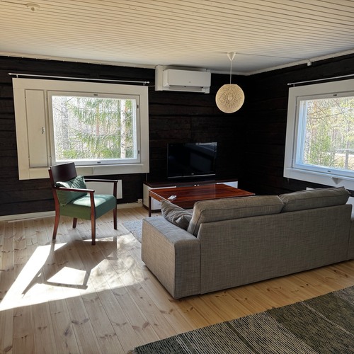 Omakotitalo, Särkilahdentie 25, Savonlinna, Punkaharju, 3mh+tupa+k+kph+s+wc+eteistila+katettu patio, 160 m², 590 €/kk