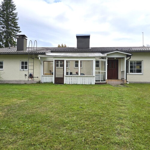 Omakotitalo, Kiviharjuntie 3, Kitee, Kesälahti, tupak+oh+3mh+2vh+kph+s+2wc+2et+2tk+khh+tekn+kellari, 120,00 m², 42 000,00 €