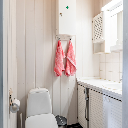 Erillinen wc alakerrassa