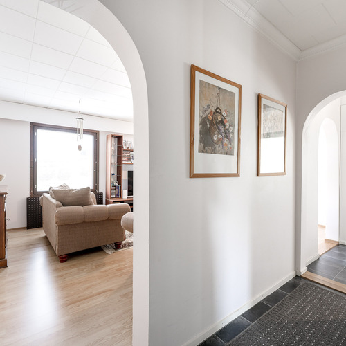 Olohuoneeseen ja keittiöön