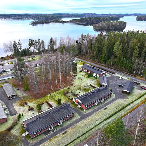 Mökki tai huvila, Petterinpolku 9, Hirvensalmi, 2h, k, s, kph, wc, katettu kuisti ja terassi, at, 58 m², 47 500 €