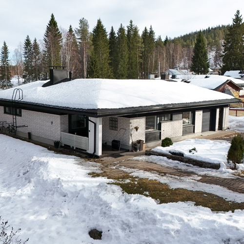 Omakotitalo, Huhtatie 3, Rovaniemi, Karvonranta, 4mh, oh, k, s, khh, 2wc., Autotalli + 2 varastoa., 119 m², 199 000 €