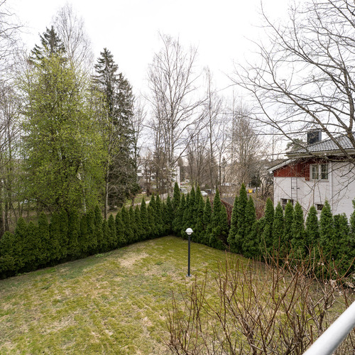 Parvekenäkymää kaakon suuntaan