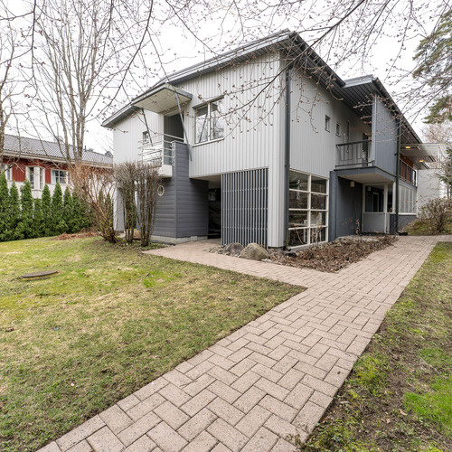 Julkisivu koillisesta