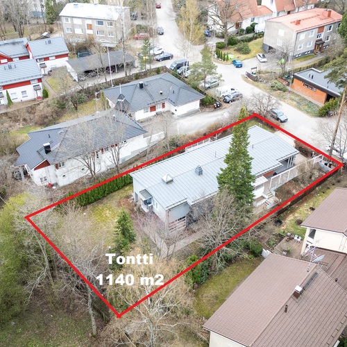 Ilmakuva koillisesta, oman tontin rajat suuntaa antavasti