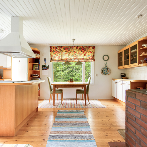 Omakotitalo, Lappeenranta, Nuijamaa, Käräjärventie 7, tupak, r, oh, pukuhuone, ph, sauna yläk, tv-huone, iso mh, wcx2, vhx2, 139,00m², 85 000,00 €