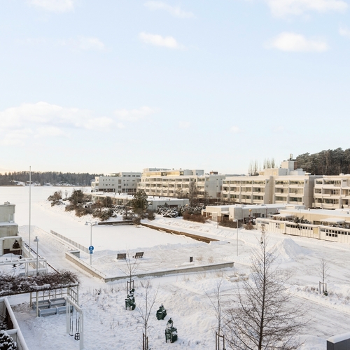 yhtiön pihalta suoraan rantaraitille