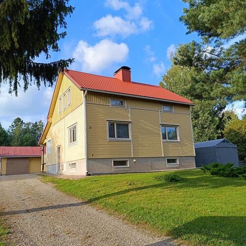 Omakotitalo, Riihimäki, Hirsimäki, Koivukatu 19, k, oh, 2-3 mh, th, khh,s/psh, 2 ask.h, var, suihkutila, 2wc, 188,00m², 159 000,00 €