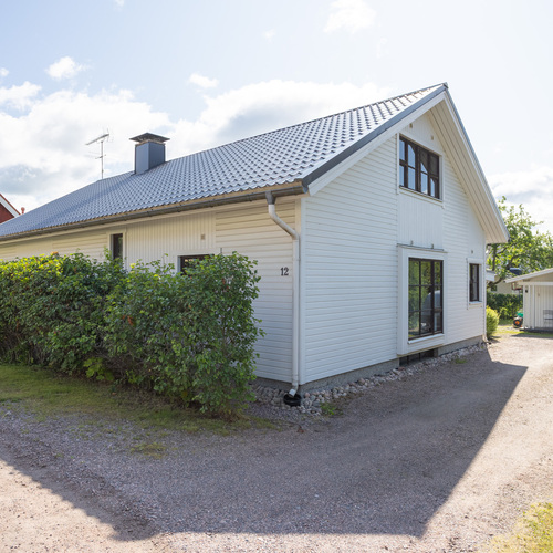 julkisivu Ajurinkadulta
