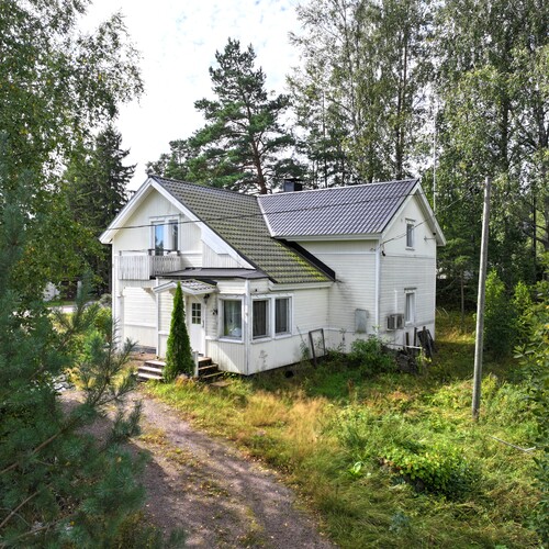 Omakotitalo, Torpantie 2, Loviisa, Tesjoki, 3h+k+s+2kph+khh+2wc+vh+aula+ullakko+parveke, 111,00 m², 65 000,00 €
