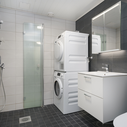 Pesutorni ei kuulu kauppaan.