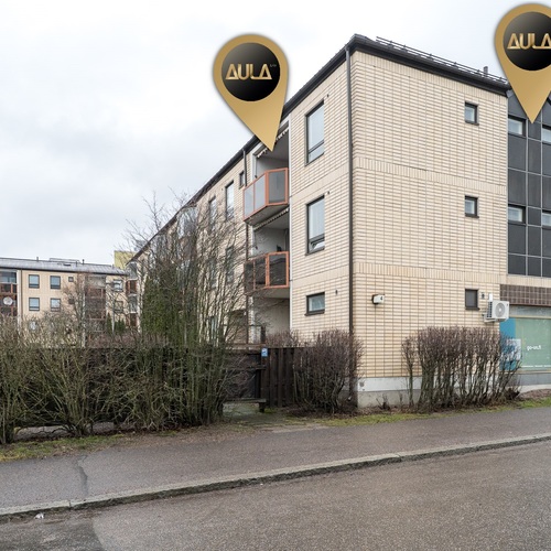 Julkisivu Kultarikonpolulta