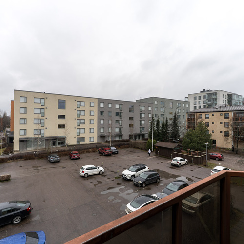 Parvekkeelta sisäpihalle