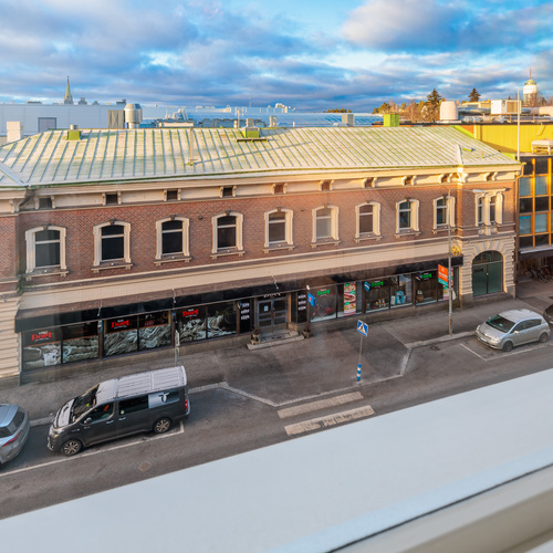 ikkunanäkymä olohuoneesta