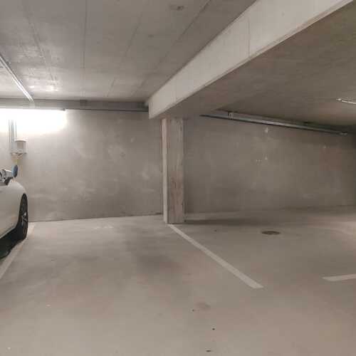 Autohallipaikka Autohallipaikka