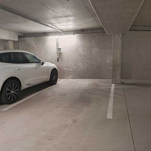 Autohallipaikka Autohallipaikka