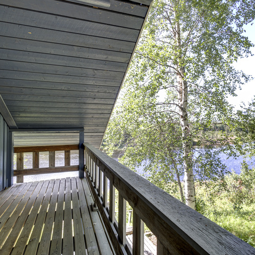 Saunamökki parveke