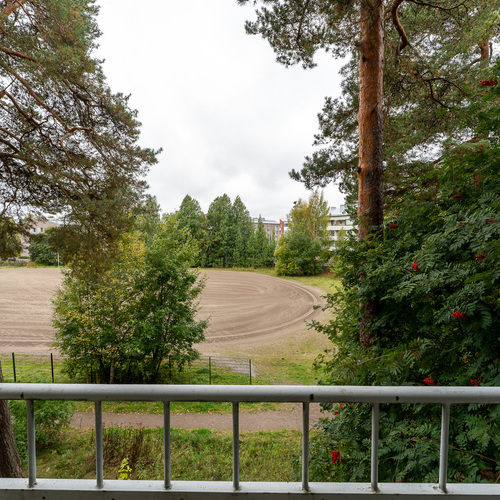 Näkymät parvekkeelta Steniuksenkentälle