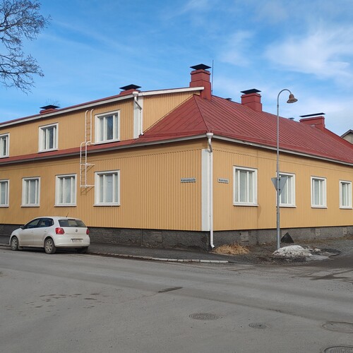 Julkisivu