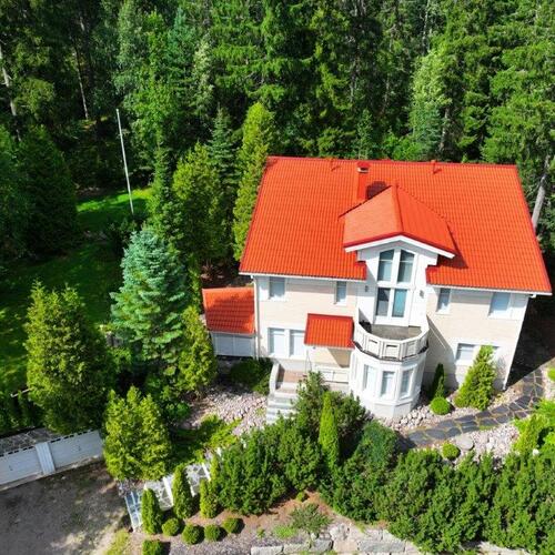 Omakotitalo, Hiojankatu 30, Riihimäki, Kumela, oh+k+rh+4mh+takkah+ph+s+khh+2wc, 207,00 m², 449 000,00 €